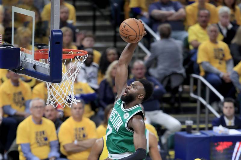 Chán phòng thủ, Celtics và Pacers rủ nhau chơi đôi công đầy mãn nhãn ở Game 3